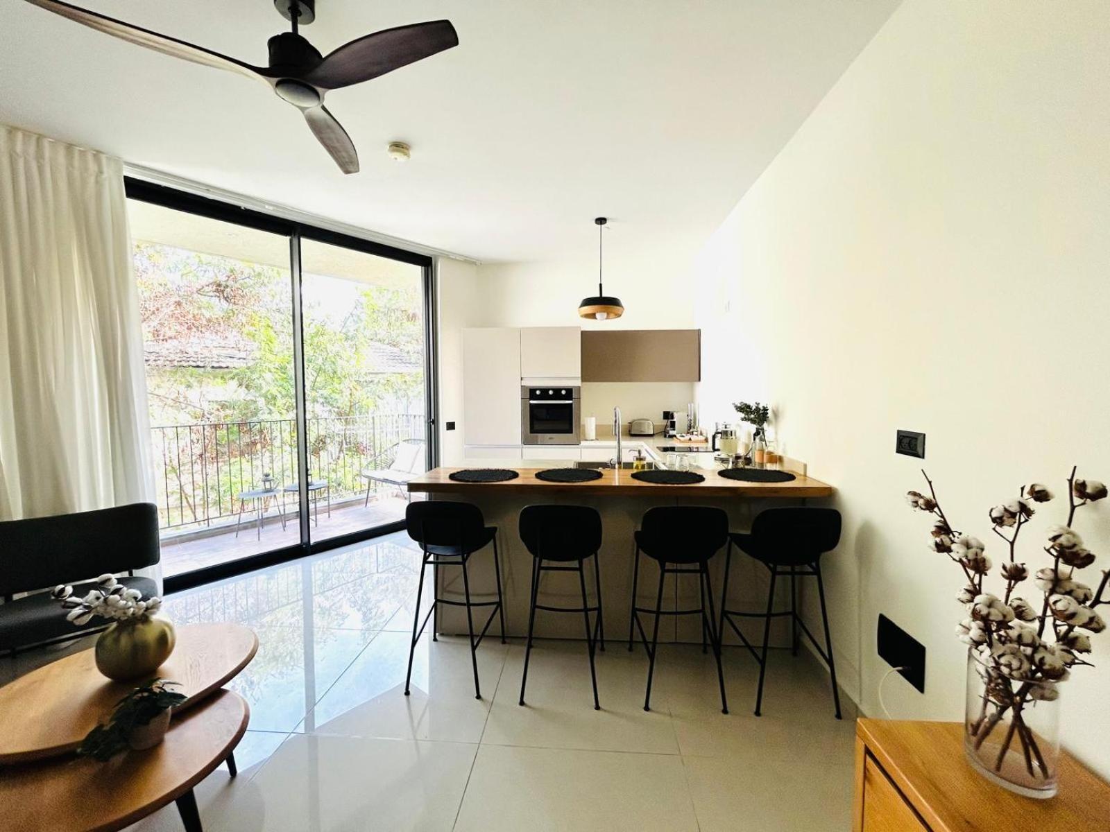 Tel-Aviv Center, Near The Beach, Terrace, 2 People Экстерьер фото