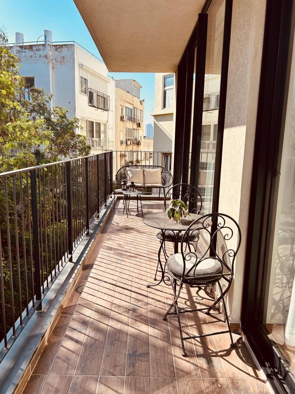 Tel-Aviv Center, Near The Beach, Terrace, 2 People Экстерьер фото